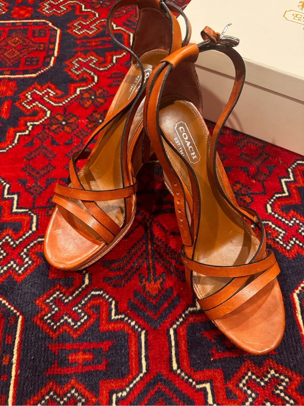 NWT 8.5 COACH Cognac Leather Strappy Heeled Sandals